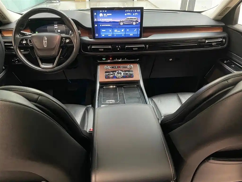 Lincoln Aviator 2021 — фото 16