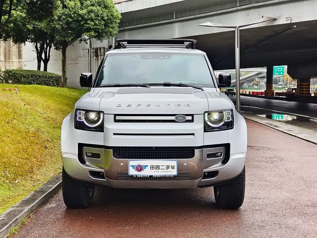 Land Rover Defender 2022