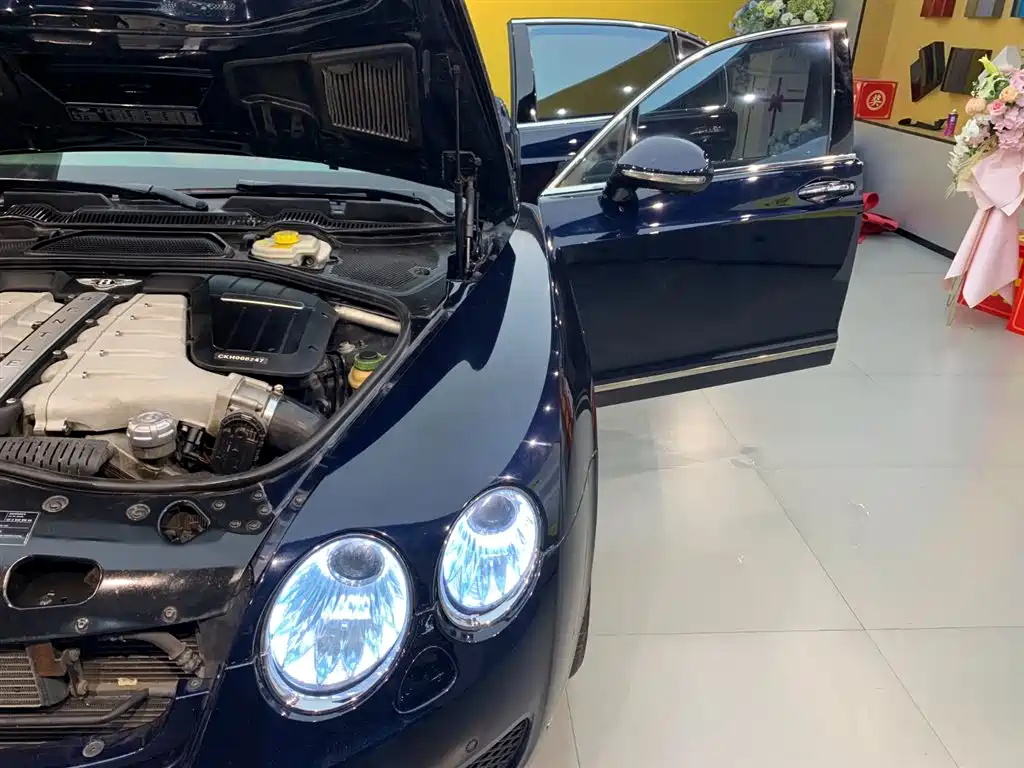 Bentley Flying Spur 2012 — фото 21