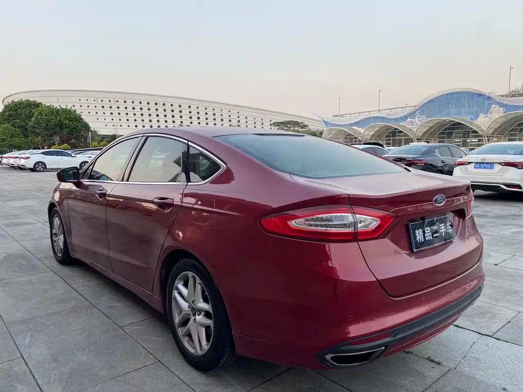 Ford Mondeo 2013 — фото 6