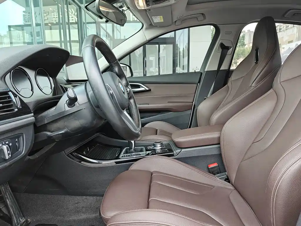 BMW 1 Series 2023 — фото 16