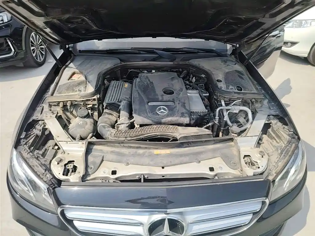 Mercedes-Benz E-Class 2019 — фото 20