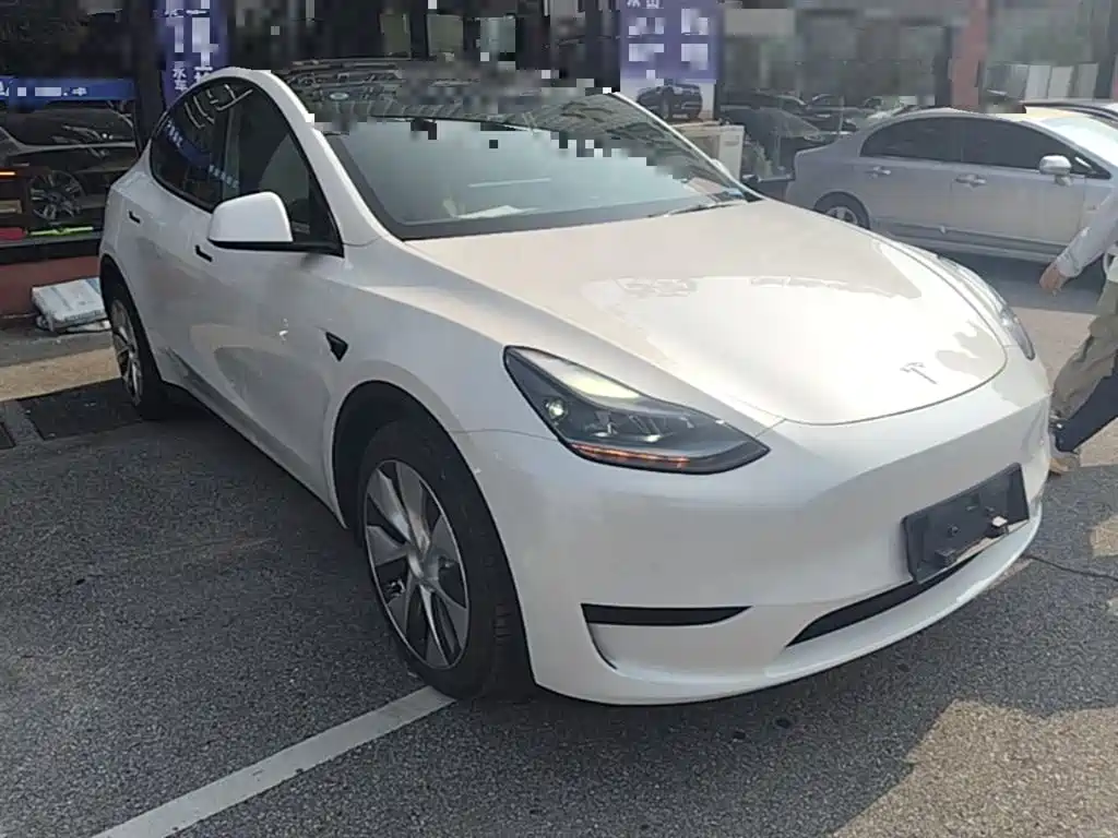Tesla Model Y 2023 — фото 4
