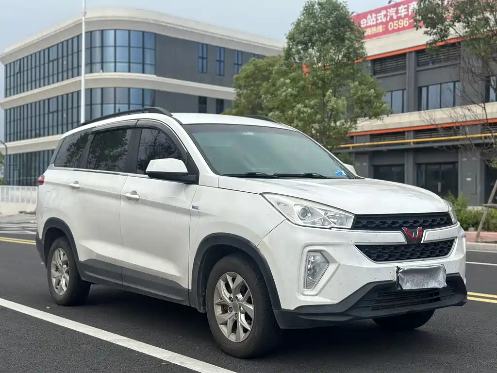 Wuling Hongguang S3 2018 — фото 3