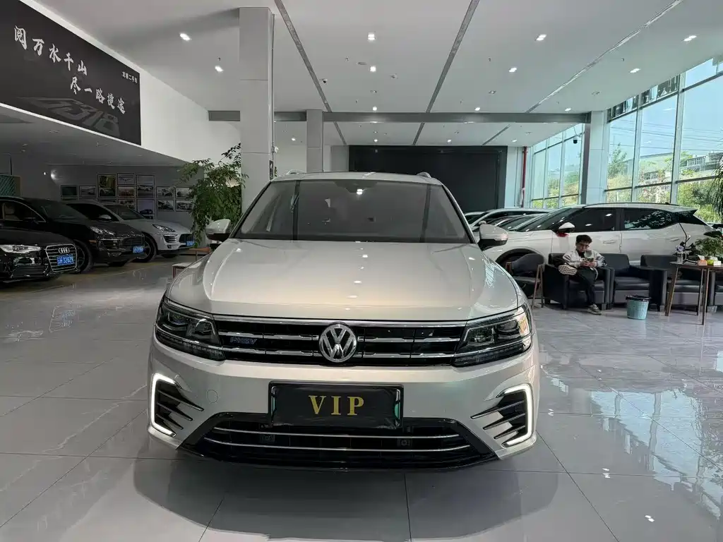Volkswagen Tiguan L Plug-In Hybrid 2021 — фото 11