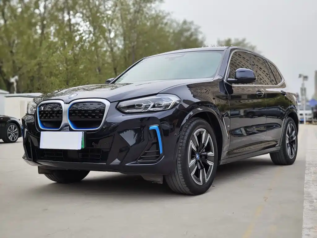 BMW iX3 2022 — фото 1