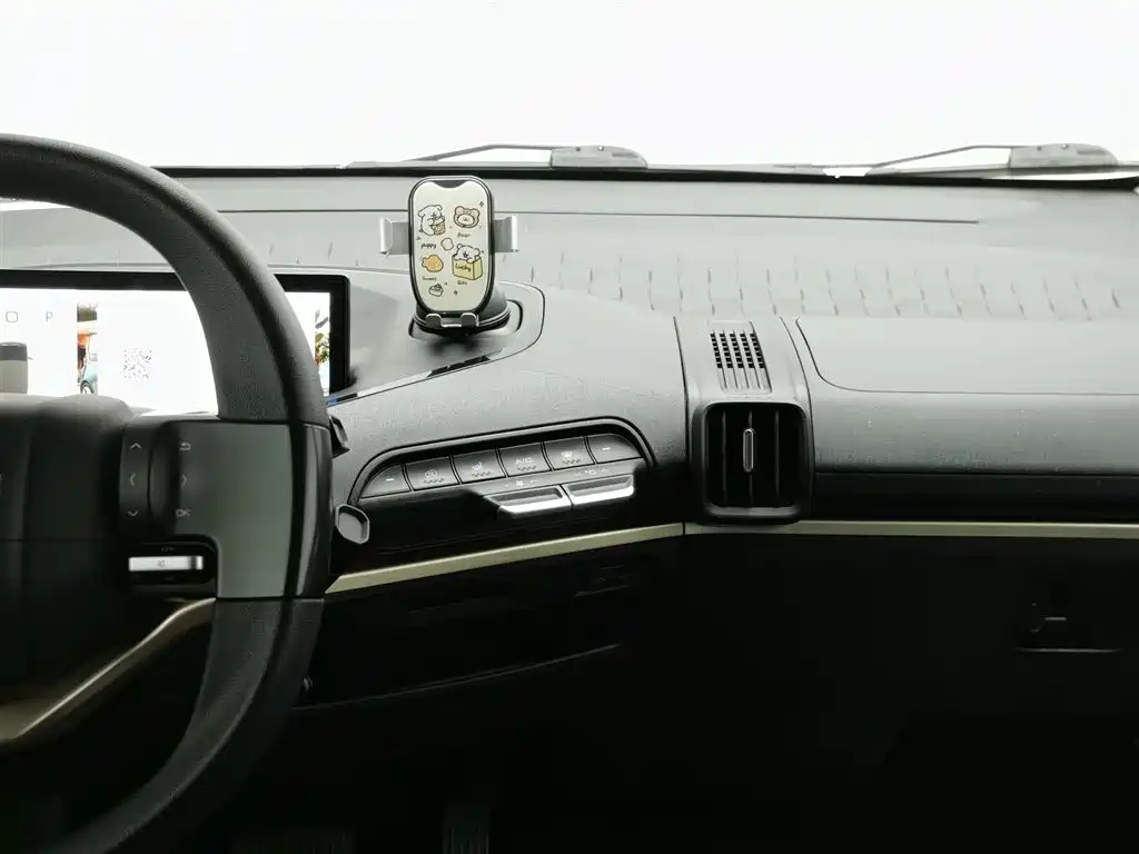 Baojun KiWi EV 2022 — фото 12