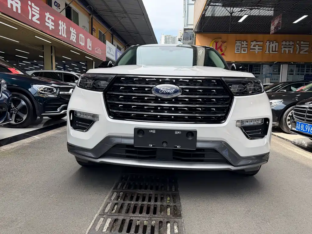 Ford Explorer 2022 — фото 2