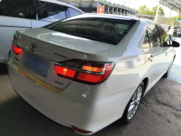 Toyota Camry 2015