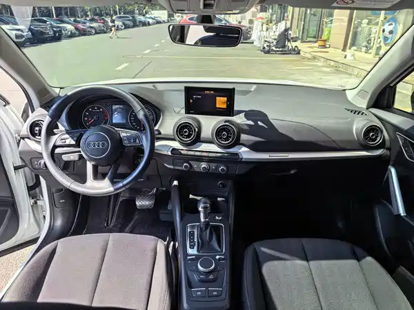 Audi Q2L 2021