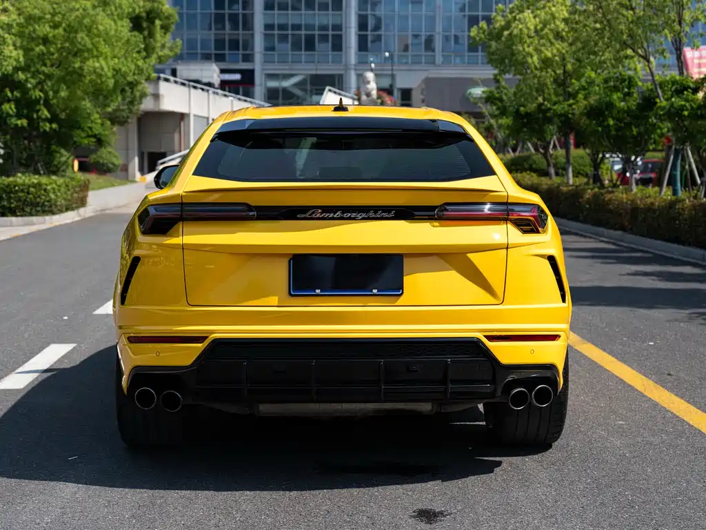 Lamborghini Urus 2020 — фото 15