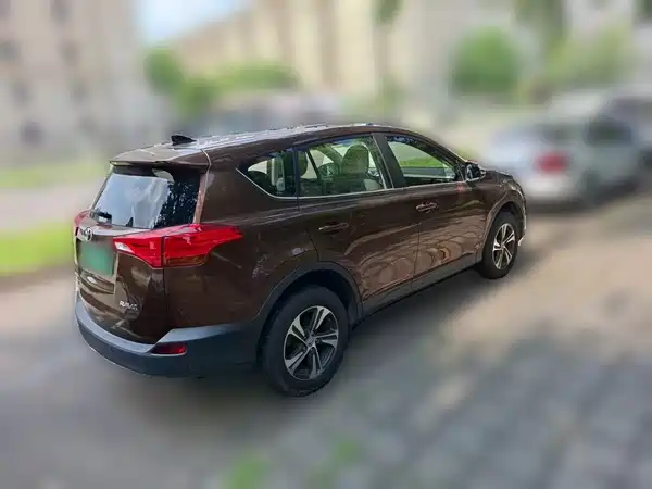 Toyota RAV4 2015