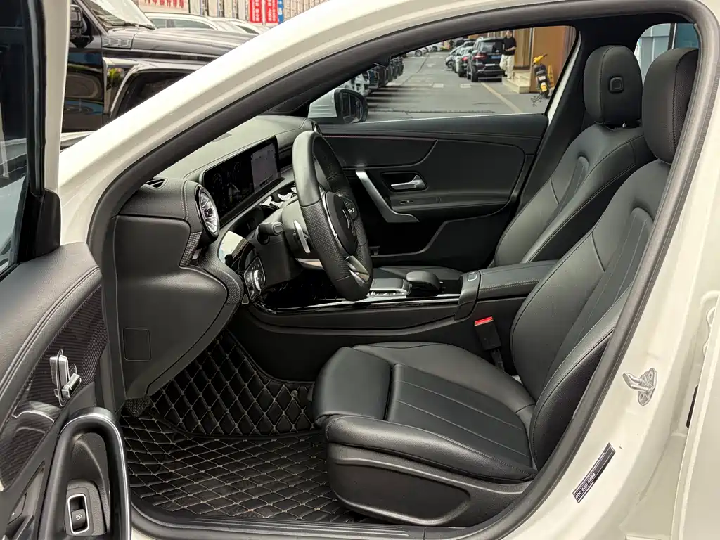 Mercedes-Benz A-Class 2022 — фото 10