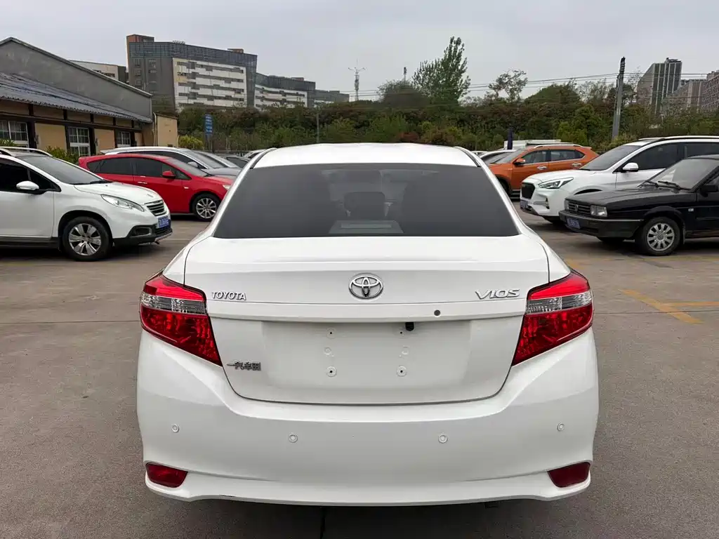 Toyota Vios 2016 — фото 10