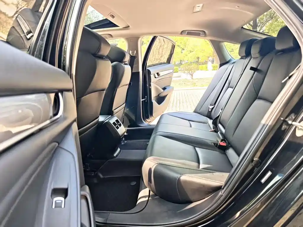 Honda Accord 2019 — фото 10