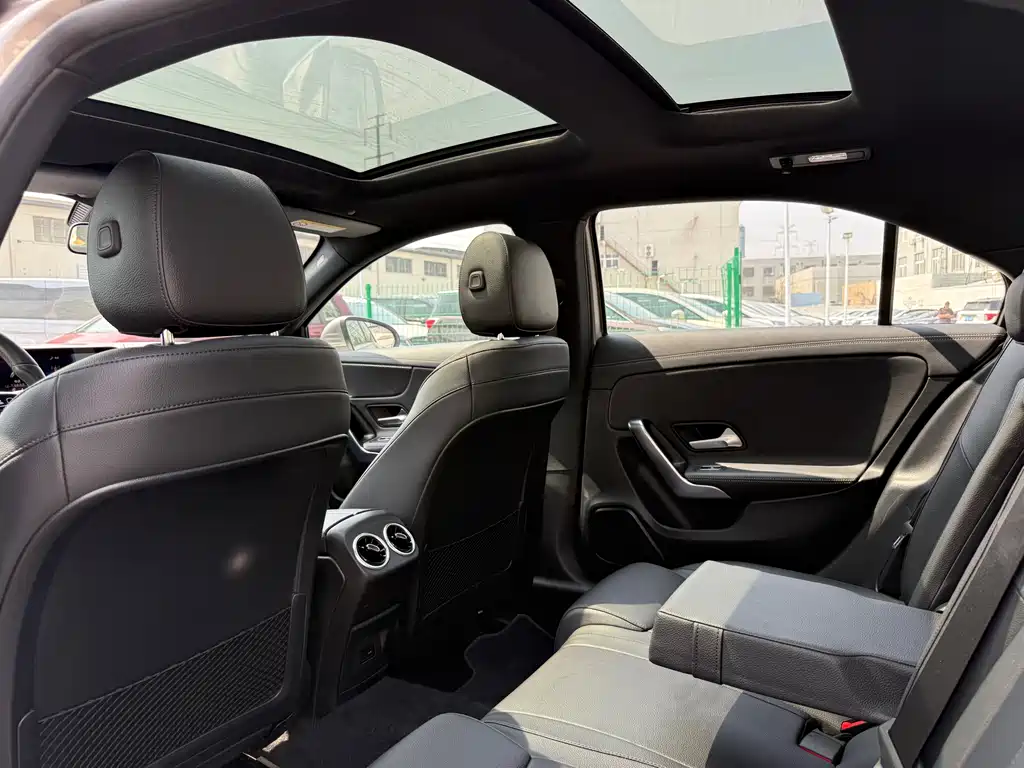 Mercedes-Benz A-Class 2021 — фото 17