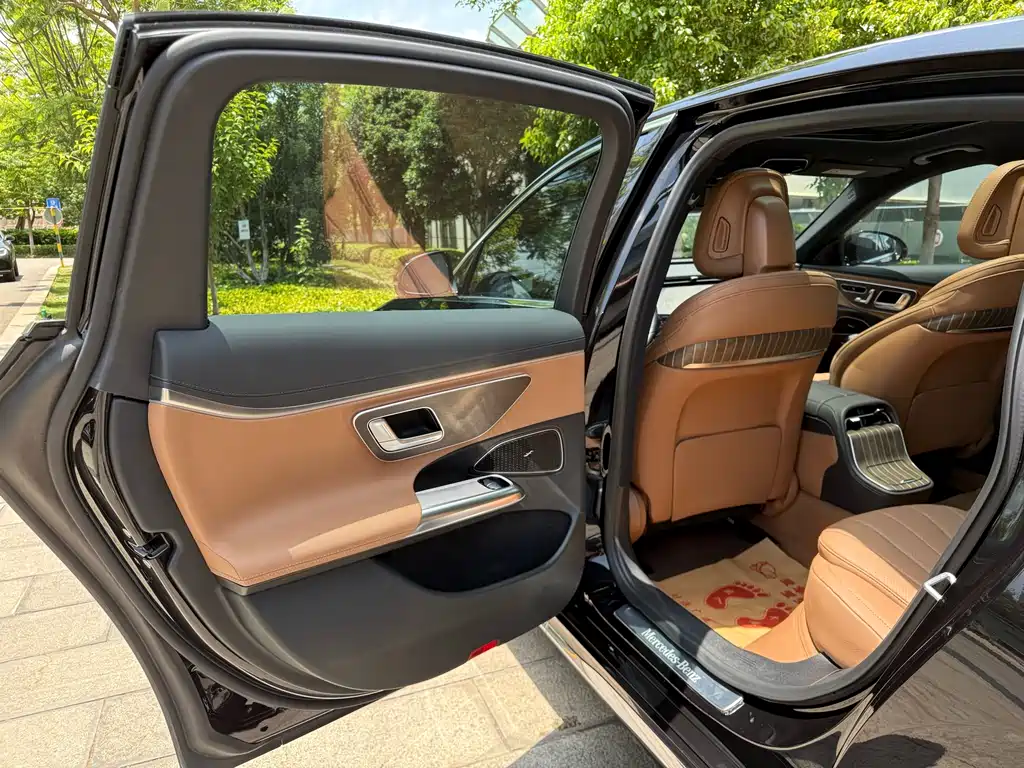 Mercedes-Benz E-Class 2025 — фото 20