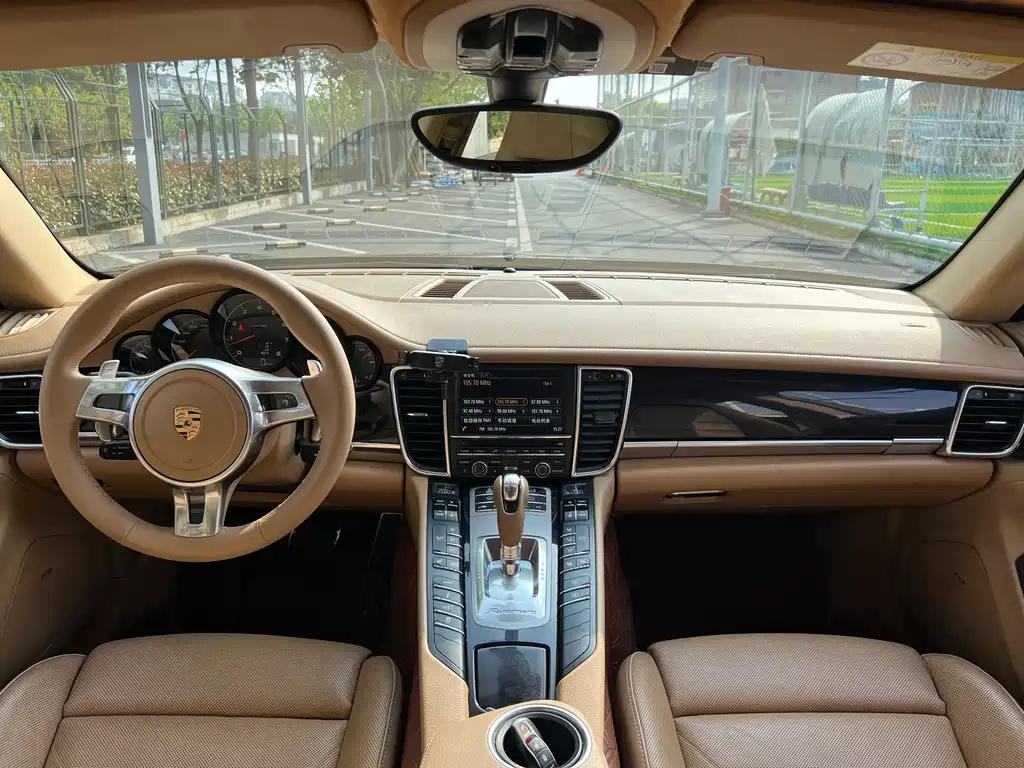 Porsche Panamera 2015 — фото 17