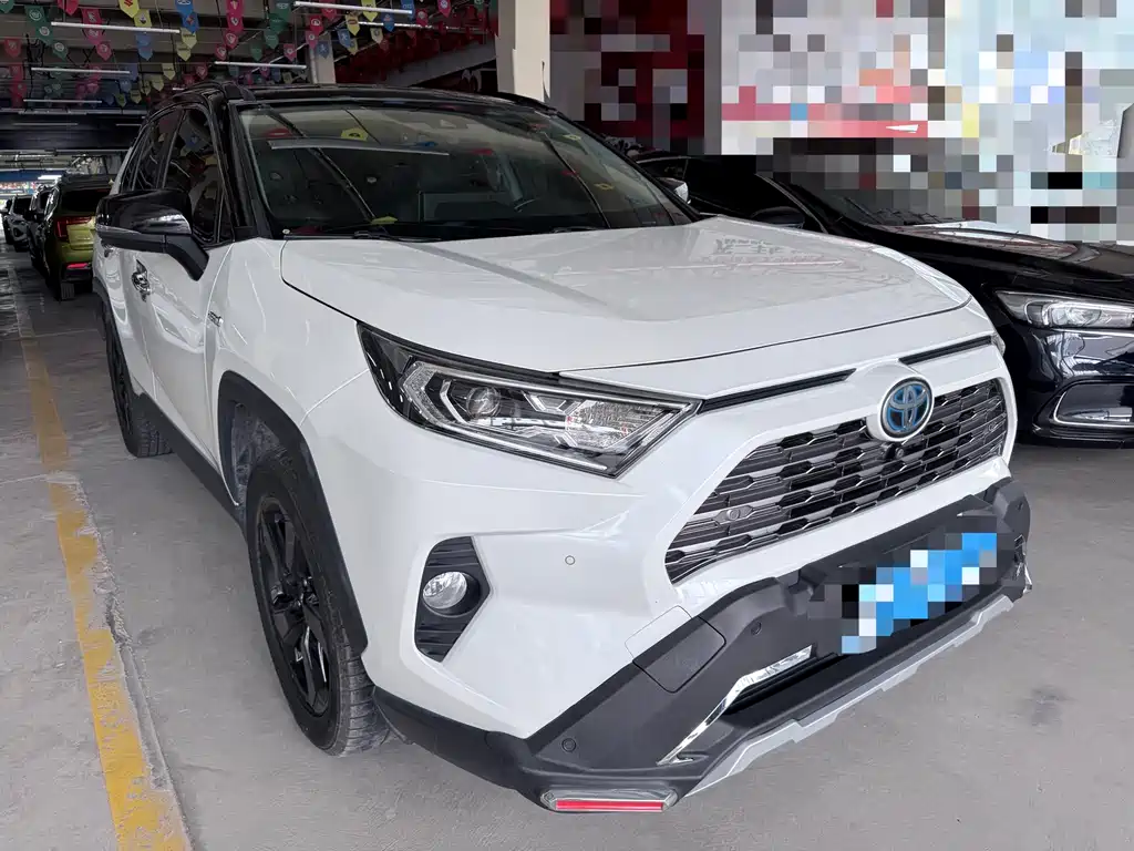 Toyota RAV4 2020 — фото 3