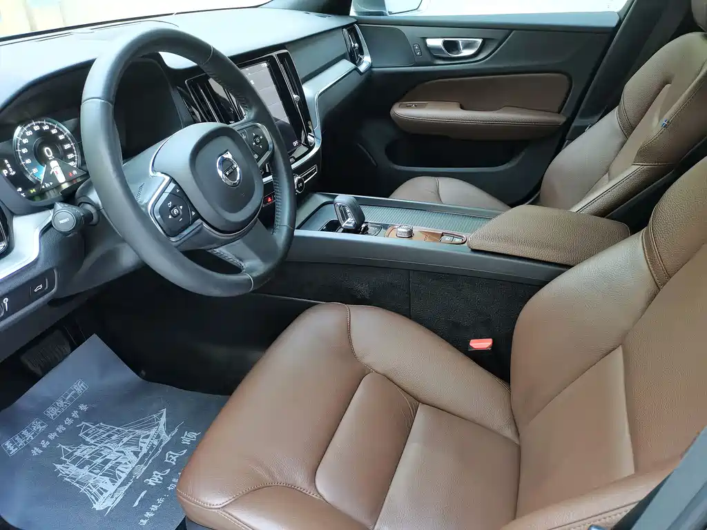 Volvo S60 2022 — фото 15
