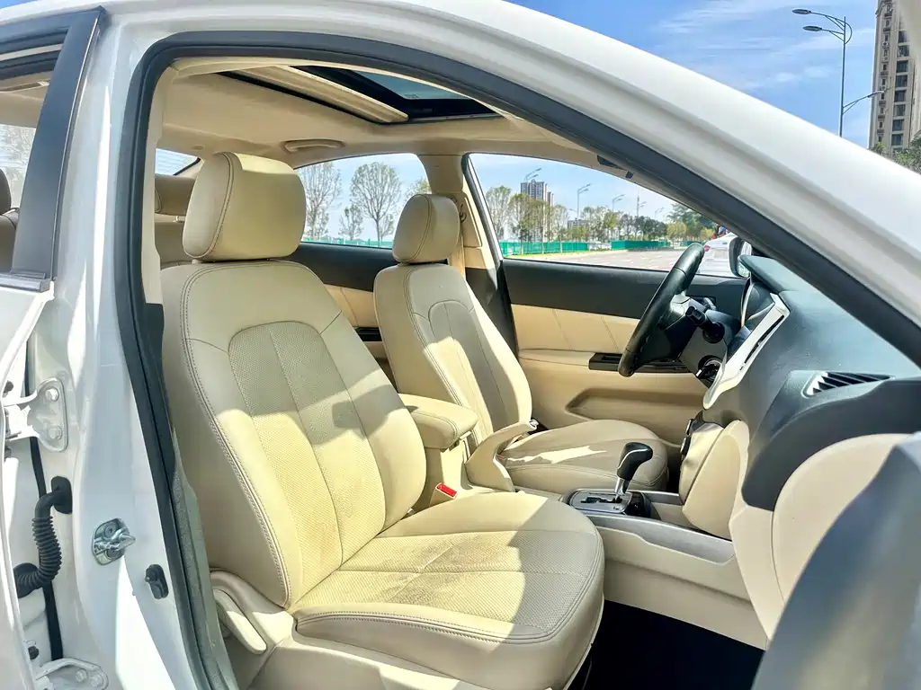 Changan Eado 2015 — фото 20