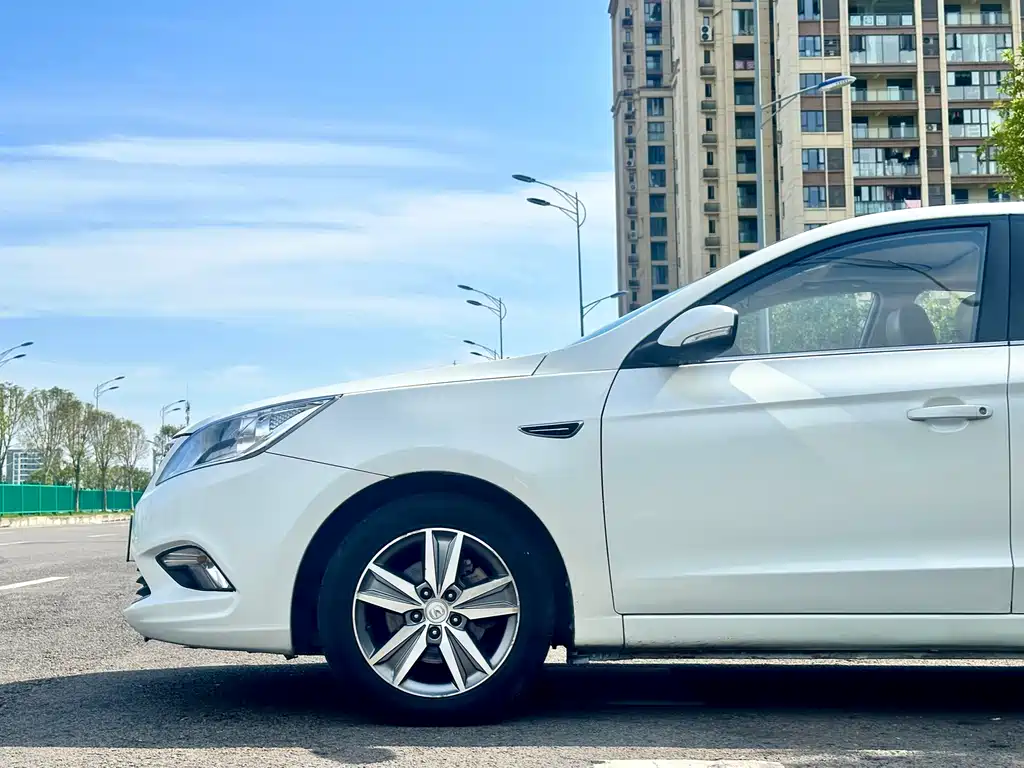 Changan Eado 2015 — фото 8