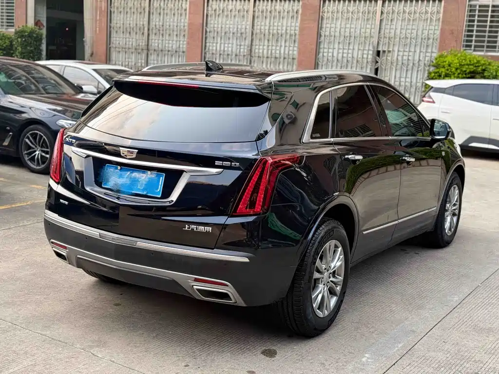 Cadillac XT5 2021 — фото 6