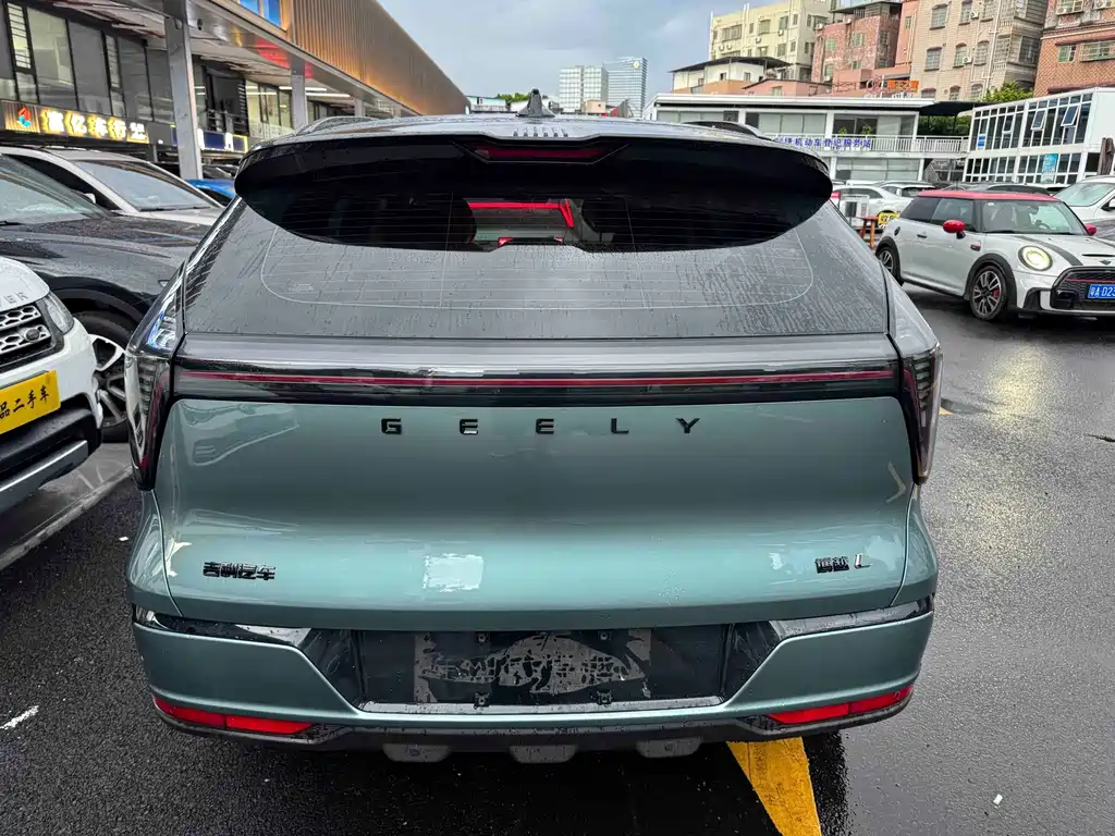 Geely Boyue L 2025 — фото 11
