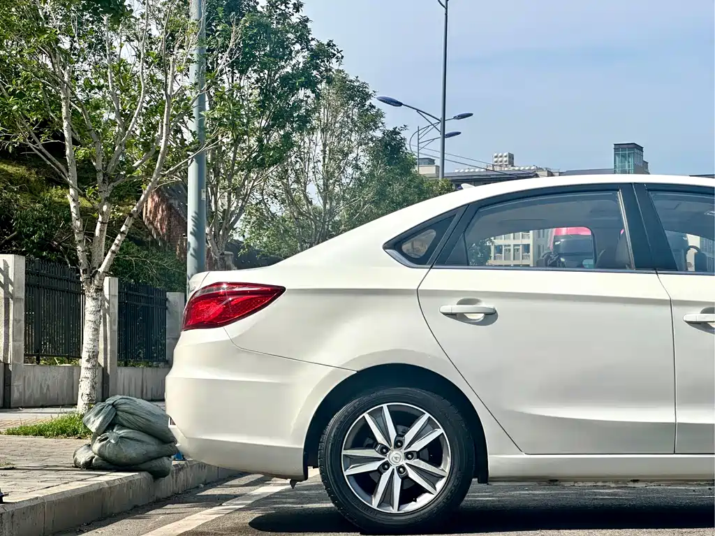 Changan Eado 2015 — фото 11