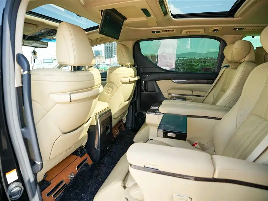 Toyota Alphard 2021 — фото 8