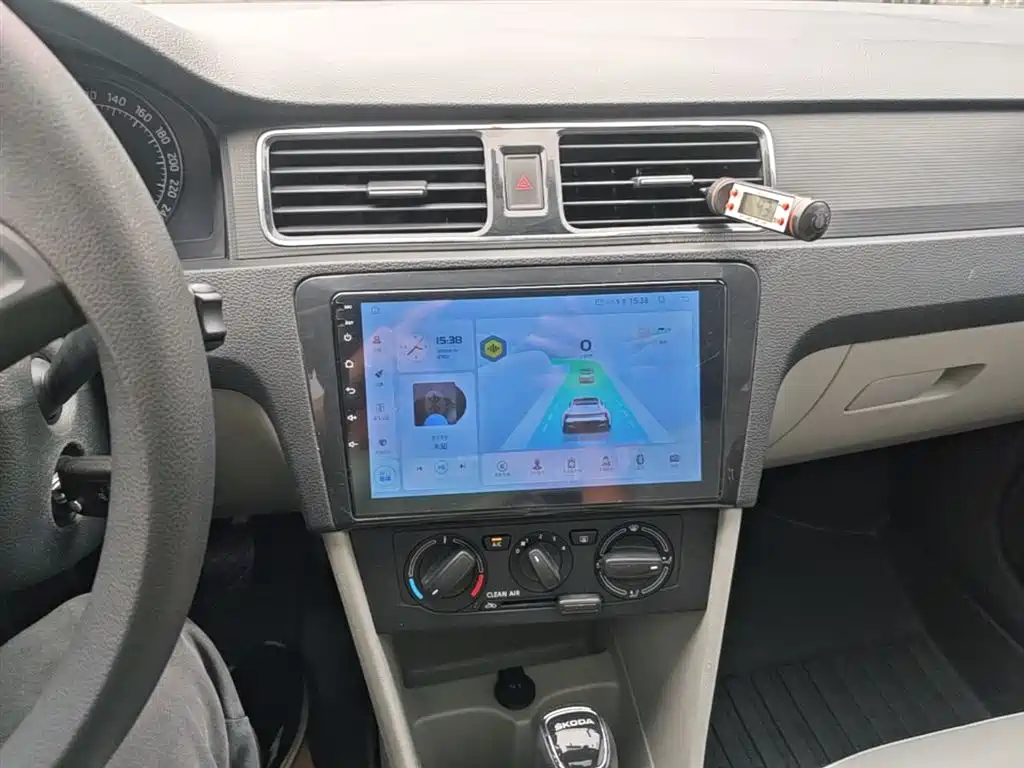 Skoda Rapid 2017 — фото 13