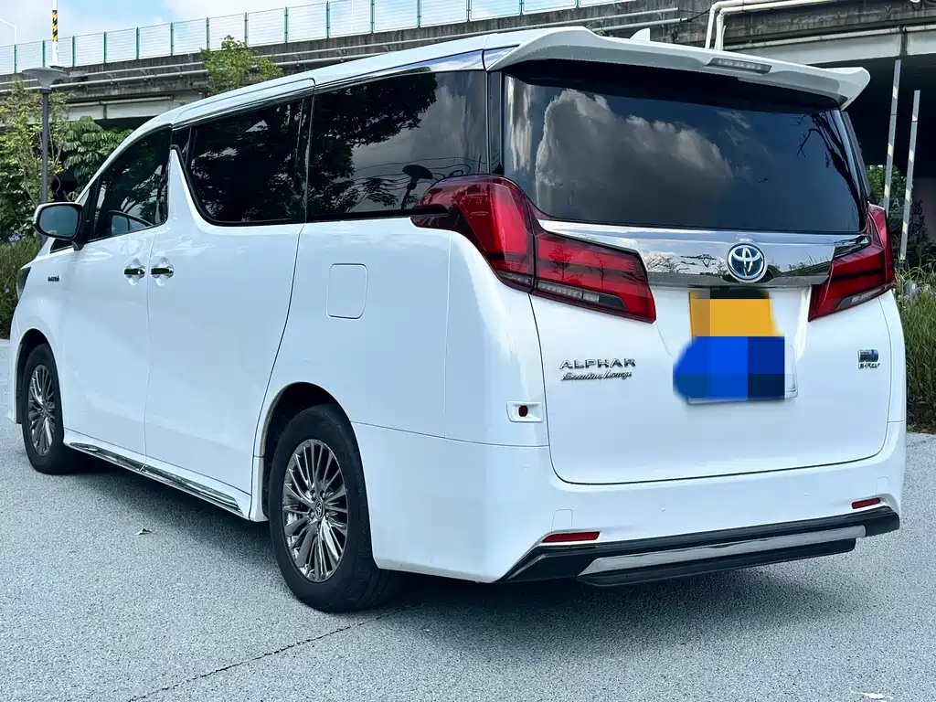 Toyota Alphard 2023
