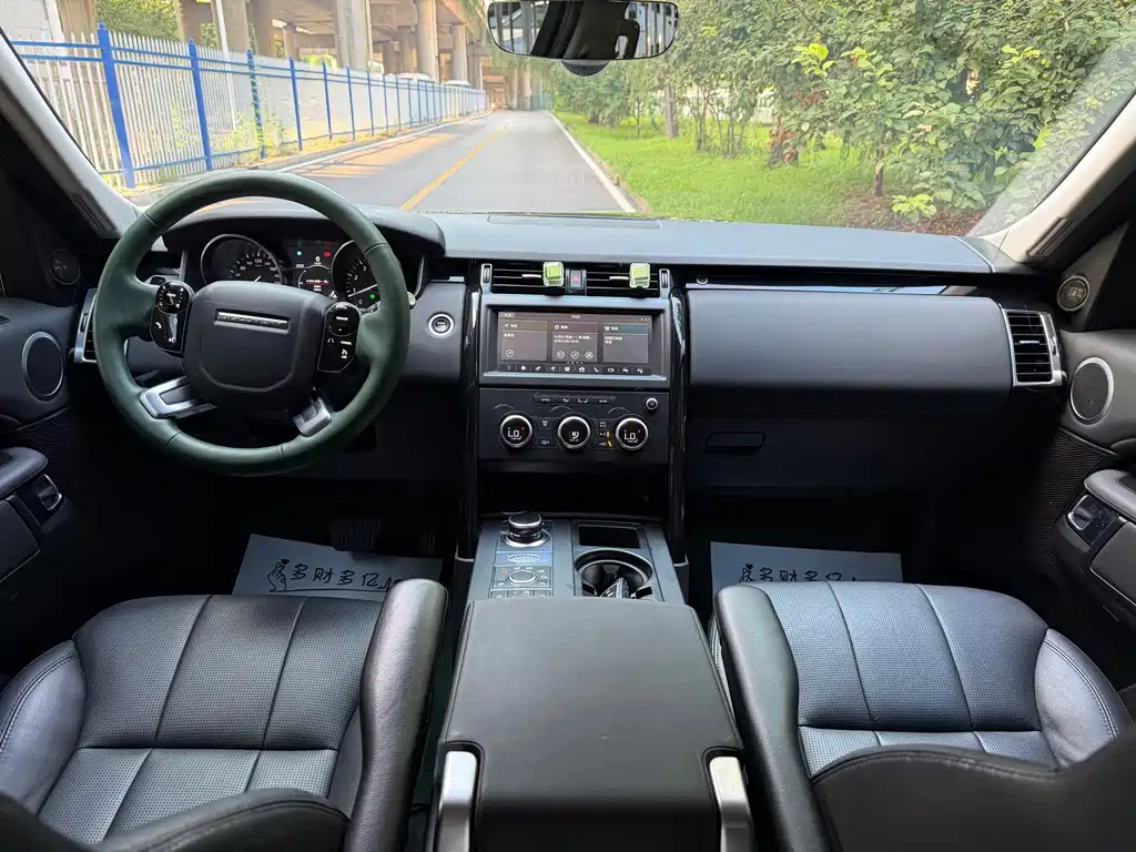 Land Rover Discovery 2019 — фото 8