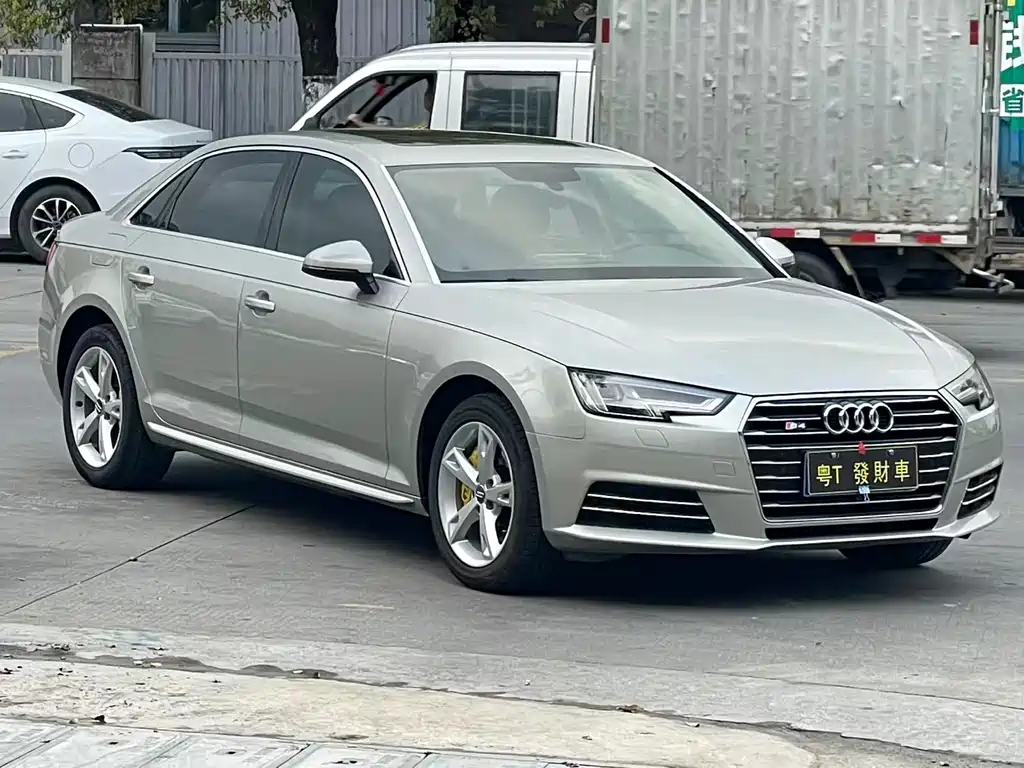 Audi A4L 2017 — фото 3