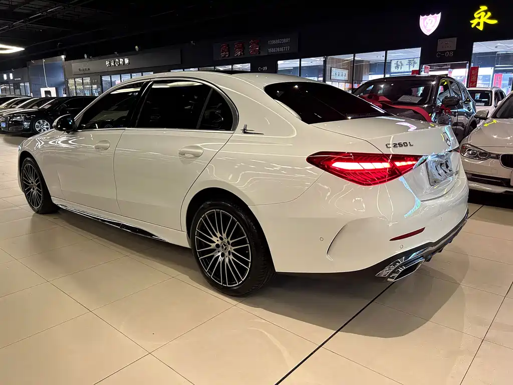 Mercedes-Benz C-Class 2024 — фото 11