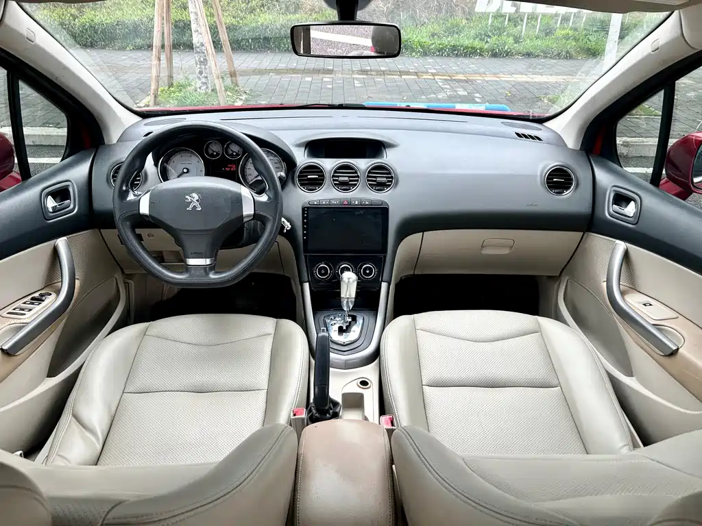 Peugeot 408 2013 — фото 15