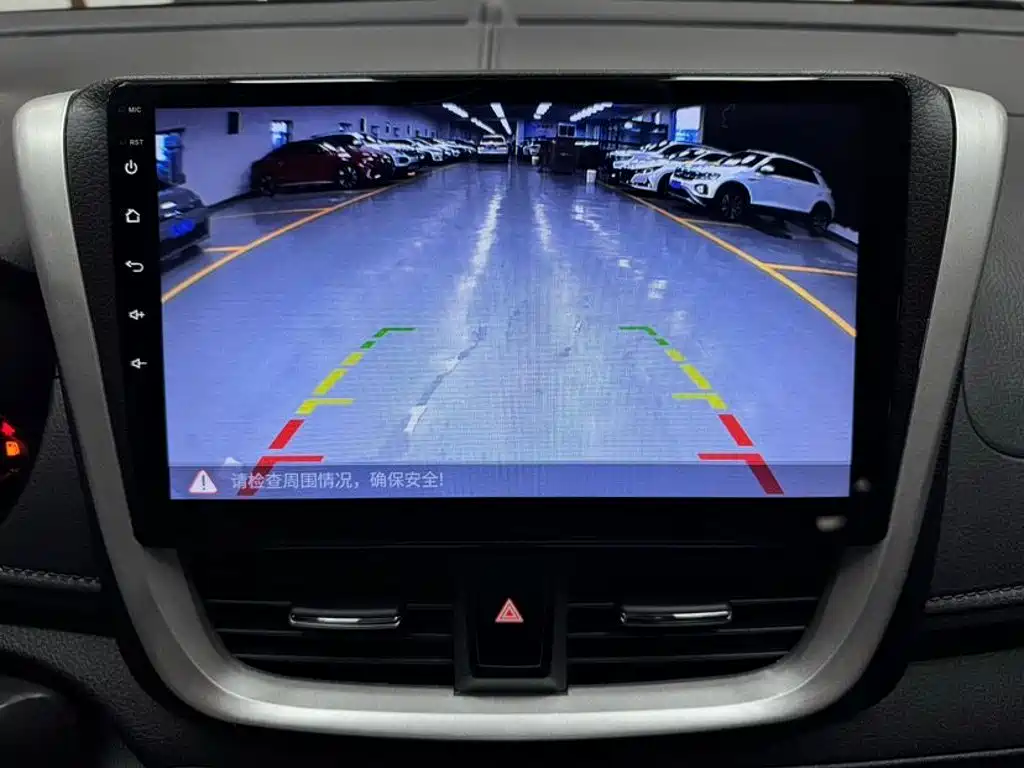 Toyota Yaris L 2022 — фото 13