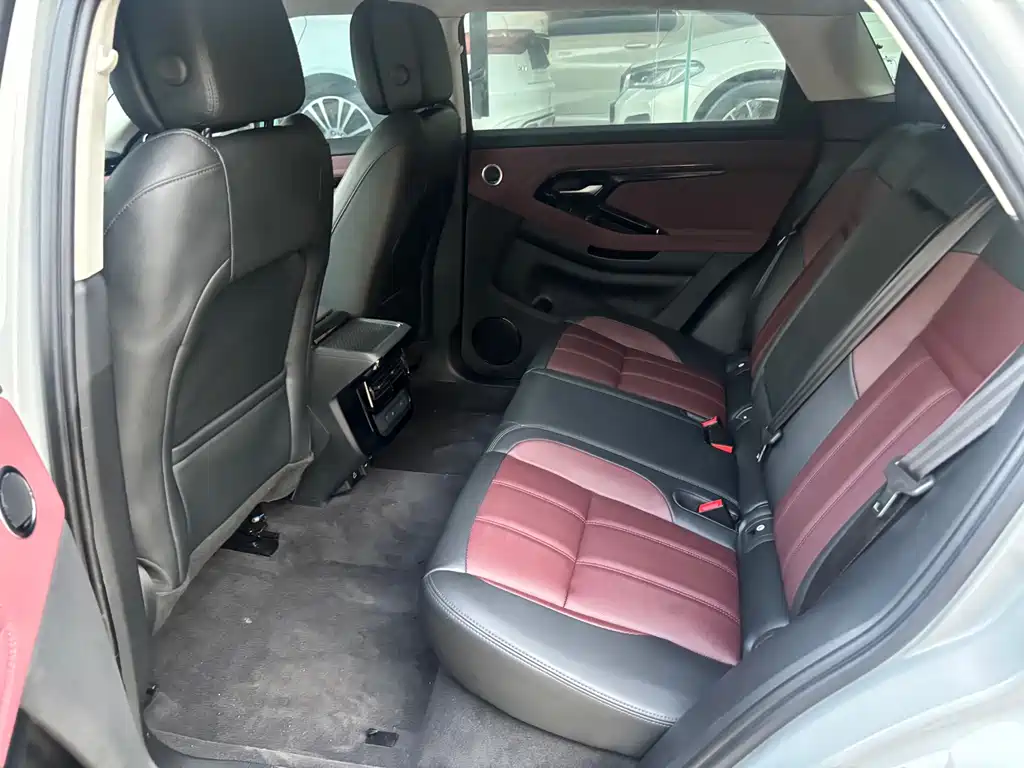 Land Rover Range Rover Evoque 2024 — фото 14