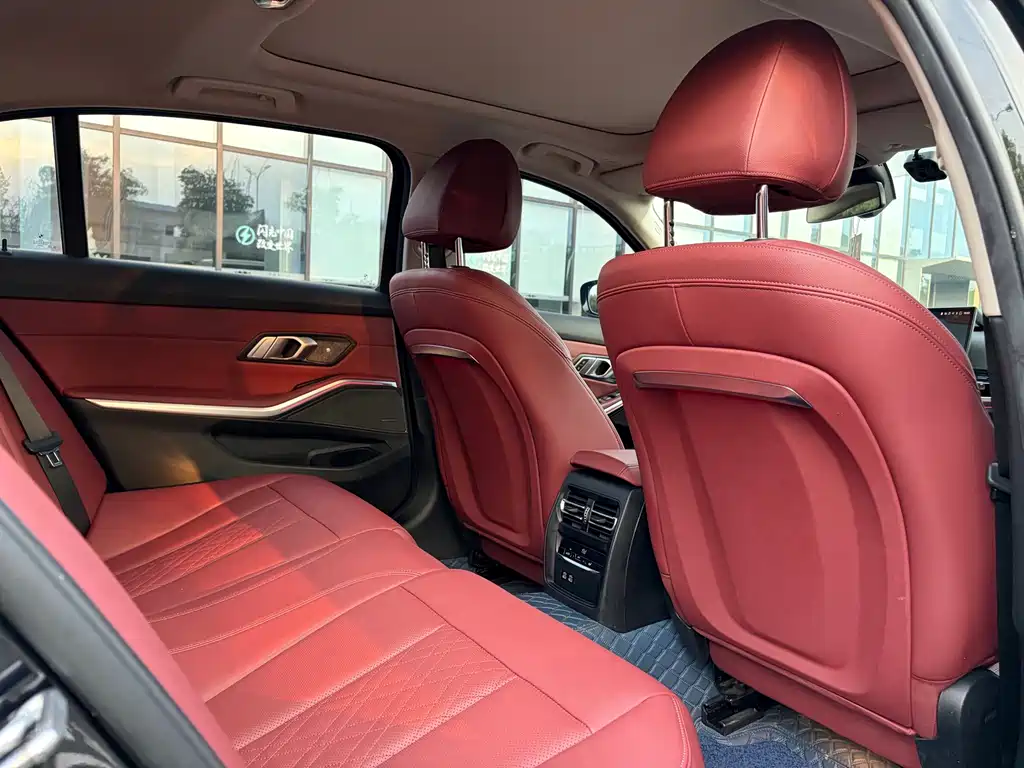 BMW 3 Series 2023 — фото 13