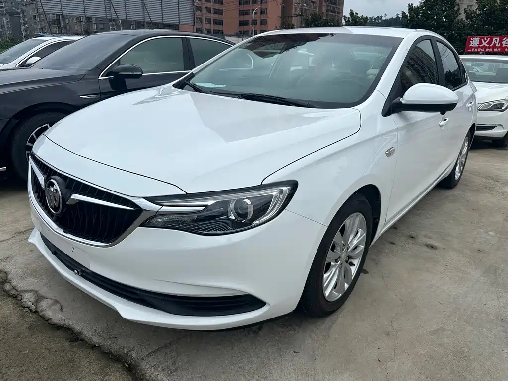 Buick Excelle 2018 — фото 1
