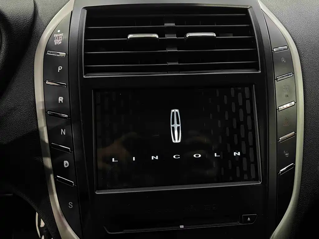 Lincoln MKC 2017 — фото 13