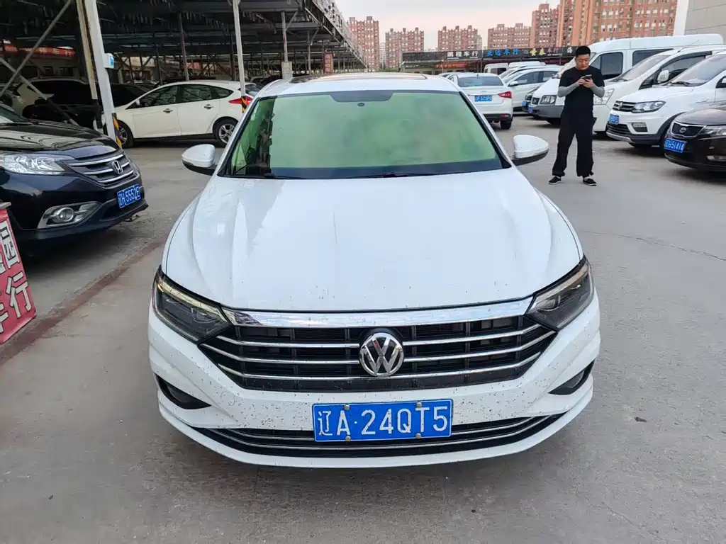Volkswagen Sagitar 2022