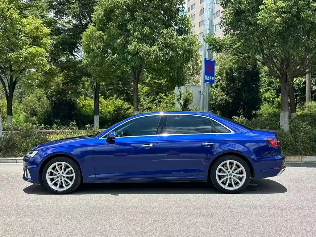 Audi A4L 2019