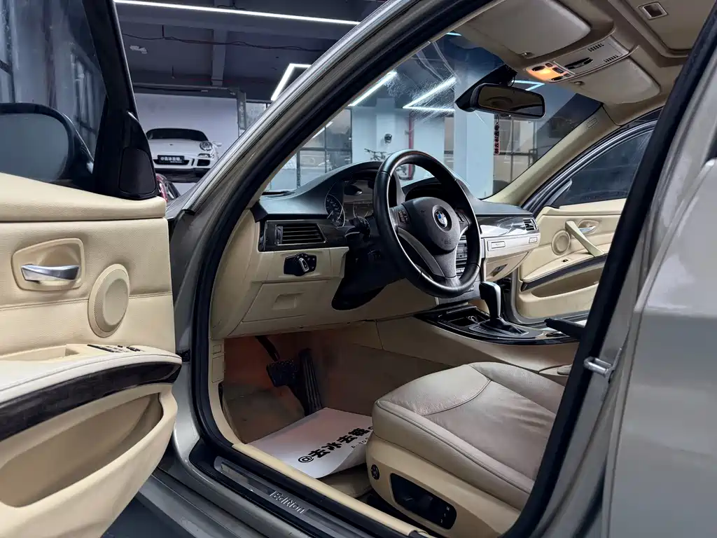 BMW 3 Series 2011