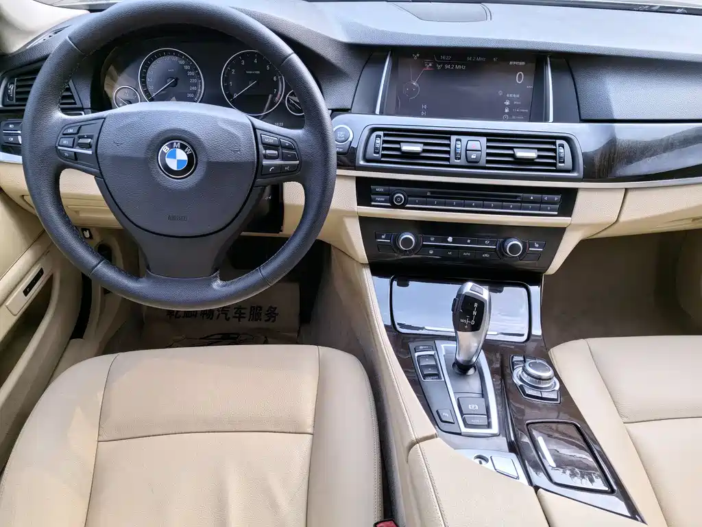 BMW 5 Series 2015 — фото 17
