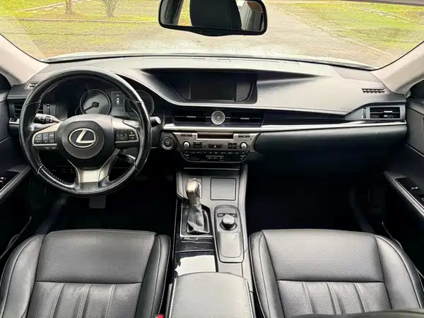 Lexus ES 2015