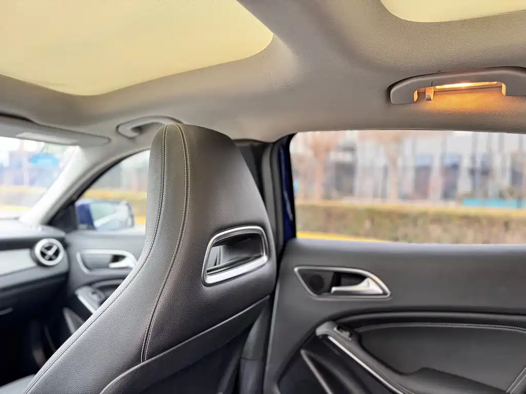 Mercedes-Benz GLA 2017 — фото 15