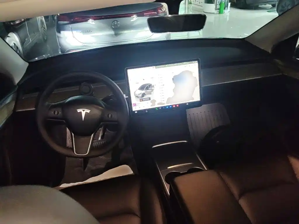 Tesla Model Y 2023 — фото 10