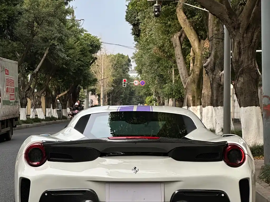 Ferrari 488 2017 — фото 10