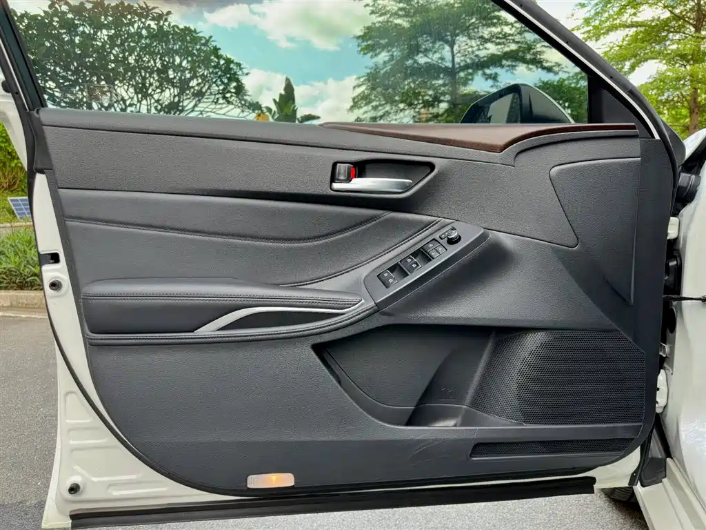Toyota Avalon 2020 — фото 16